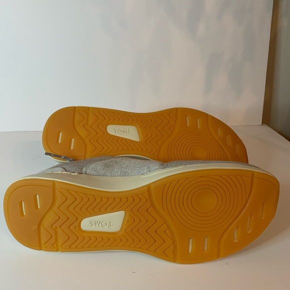 Toms Women Arroyo Gray Sneakers - Picture 6 of 6
